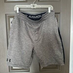 Under Armour Men’s Athletic Shorts – Gray/Black – Size LG